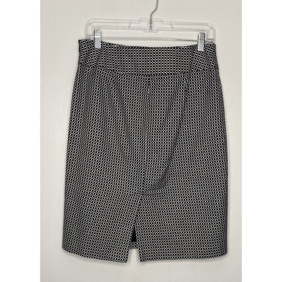 ANN TAYLOR Black and White Check Skirt Two Statement Buttons in the Front Size 8 - Picture 7 of 9